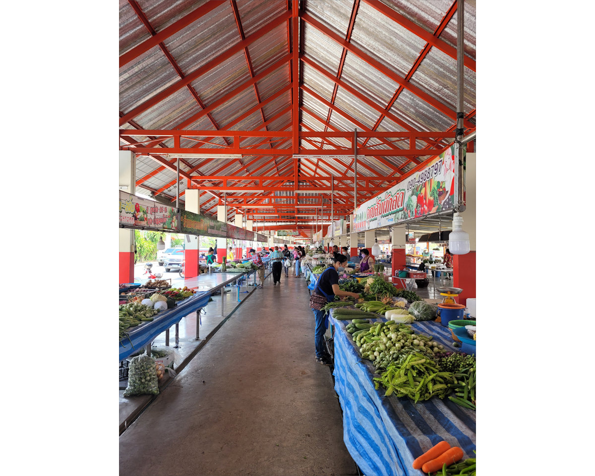 Prachuap, market halls near the railway station