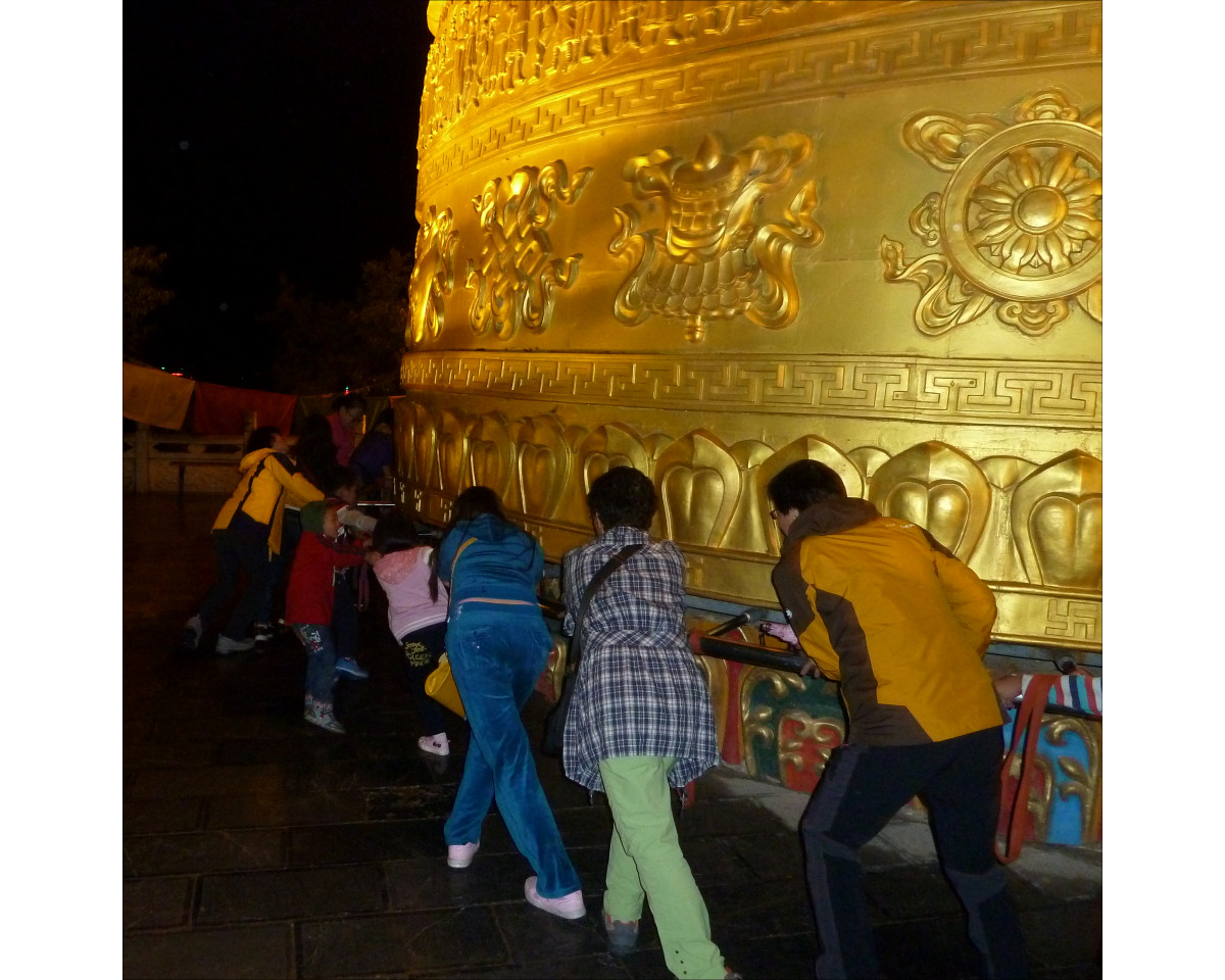 Shangri-La - Largest prayer wheel
